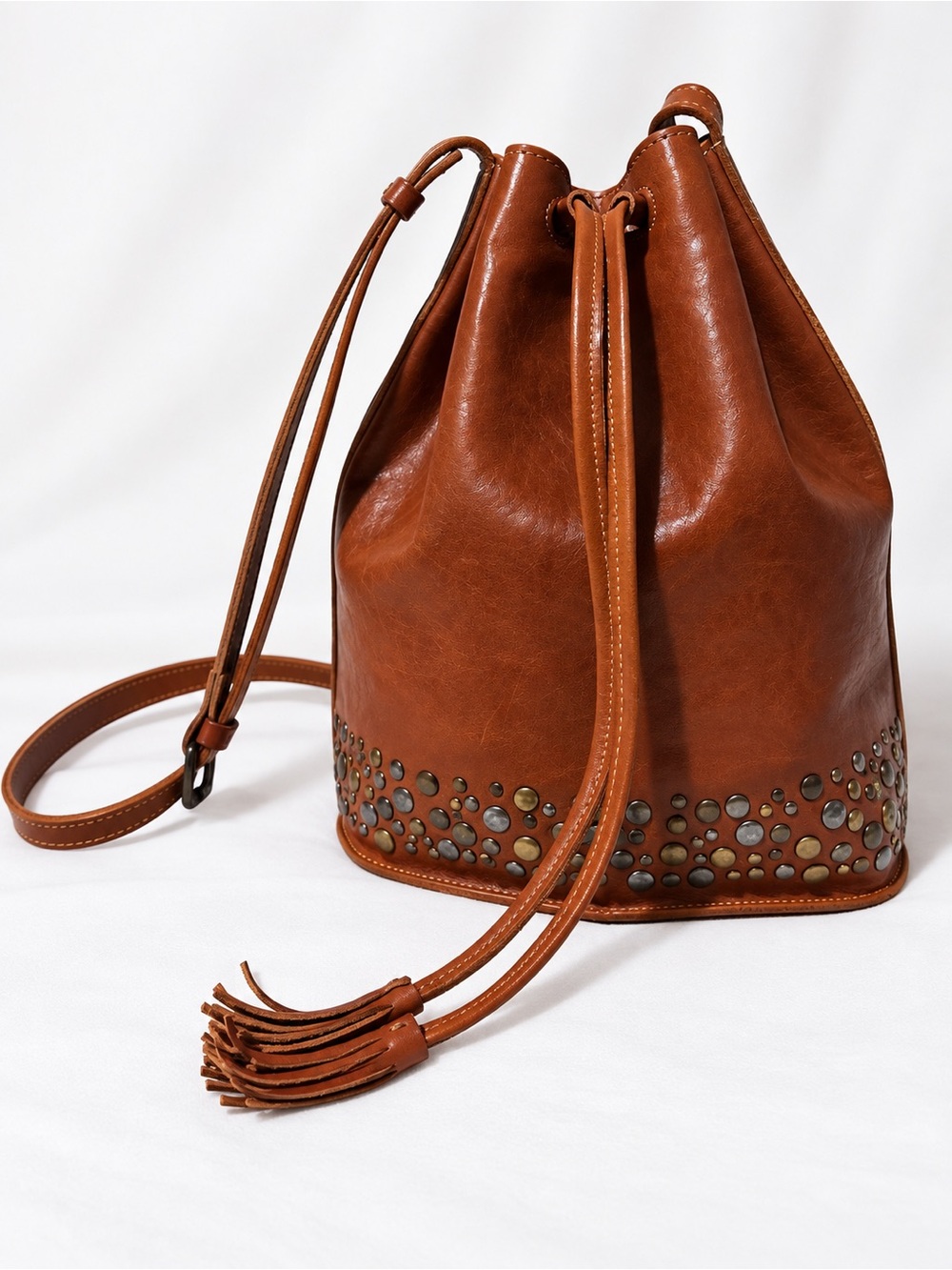 ๐ค CONVALORE Pristine Leather Studded Bucket Crossbody Bag Cognac Brown Boho ๐ค